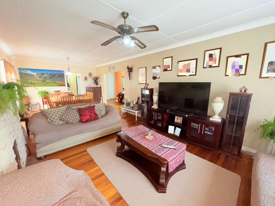 7 Bedroom Property for Sale in Sunnyridge Eastern Cape